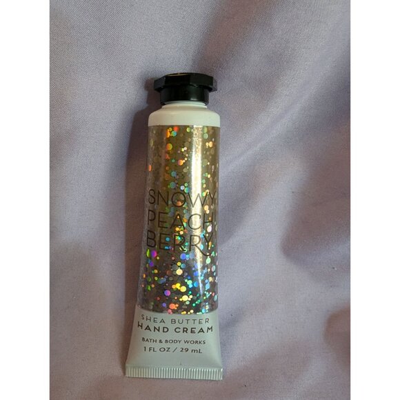 Snowy Peach Berry Hand Cream 1 Fl Oz Bath & Body Works Shea Butter Moisturizing - Picture 1 of 2